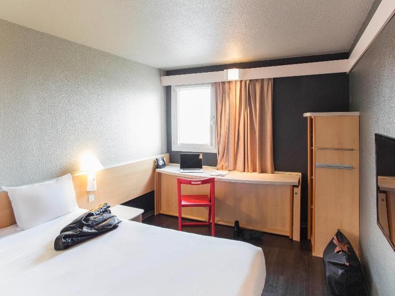 ibis Pau Lescar image 2
