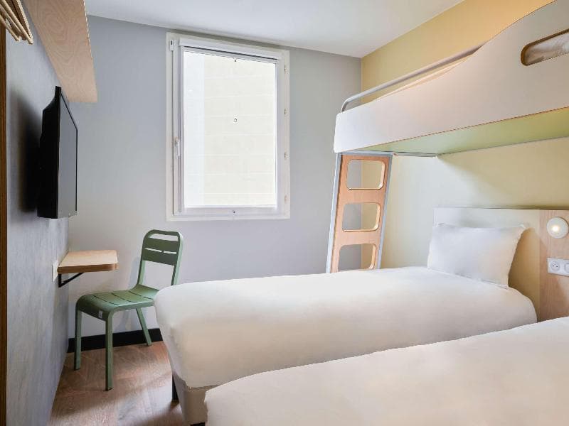 ibis budget Saint Maurice image 1