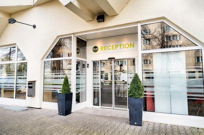 B&B Hotel Düsseldorf-Hbf image 2