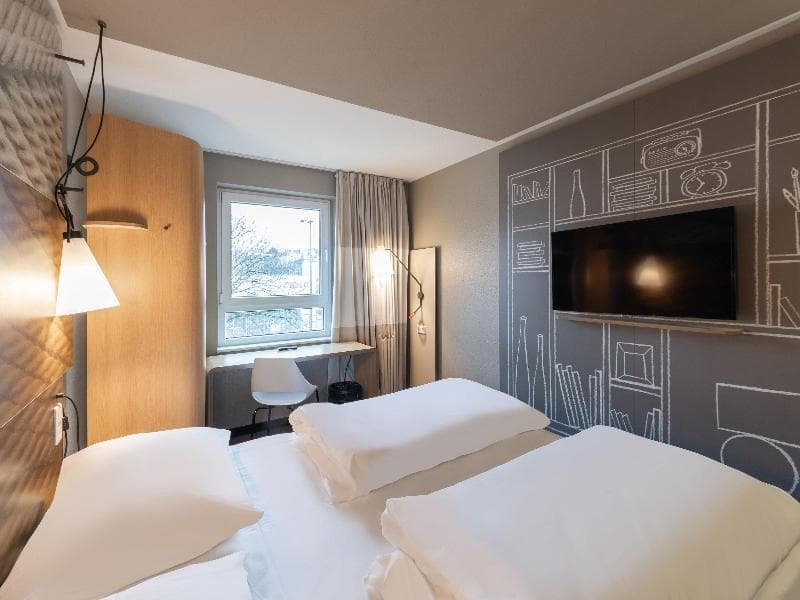 B&B HOTEL Wuppertal-City image 1