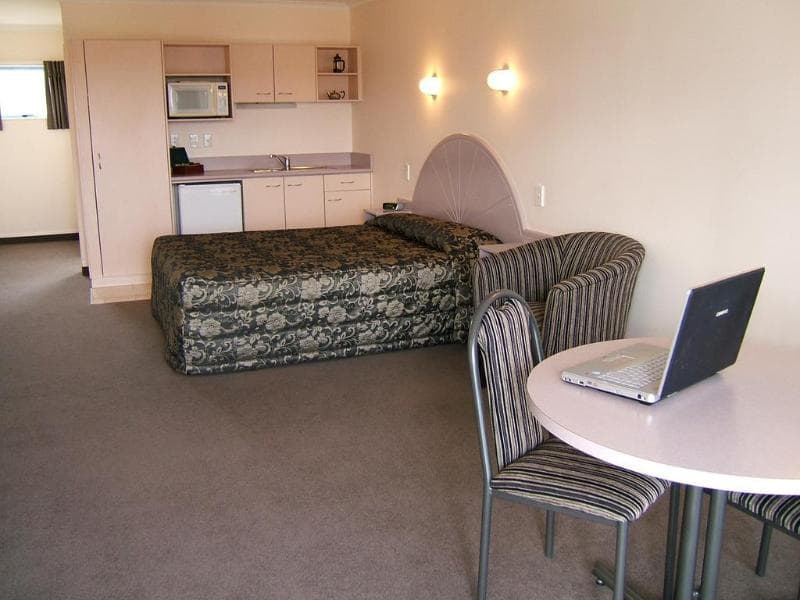 Anchorage Motor Lodge image 2