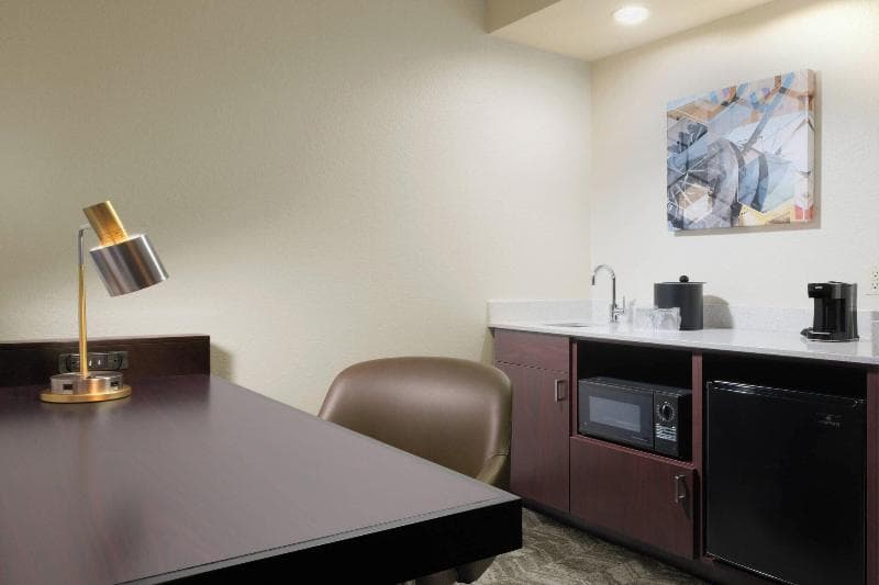 SpringHill Suites Dallas Addison/Quorum Drive image 2