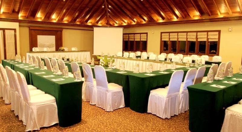 Laras Asri Resort & Spa image 2