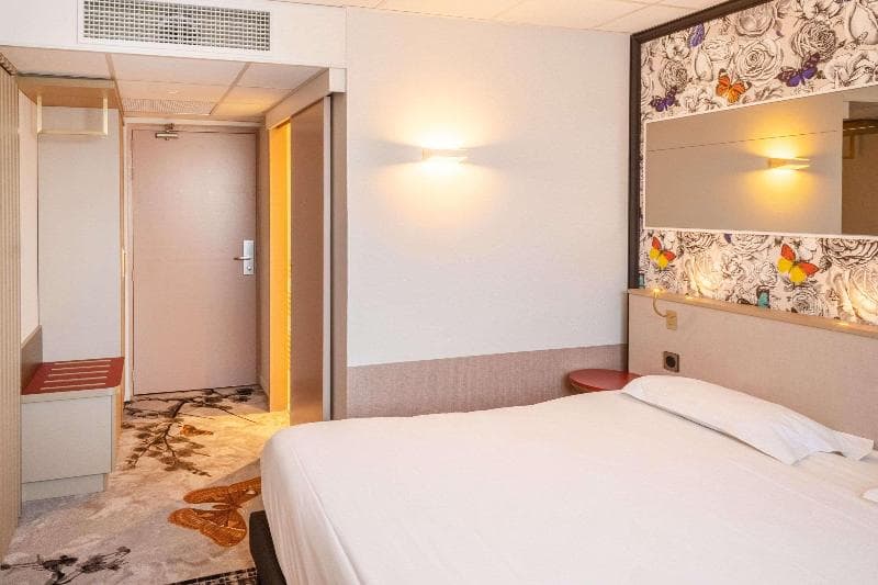 Brit Hotel Nantes La Beaujoire - L'Ama image 2