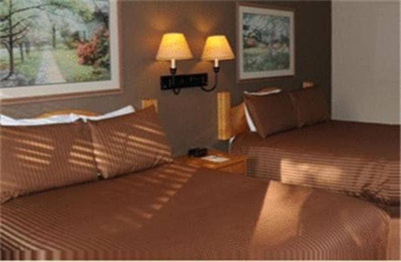 Quality Inn & Suites Bainbridge Island image 1