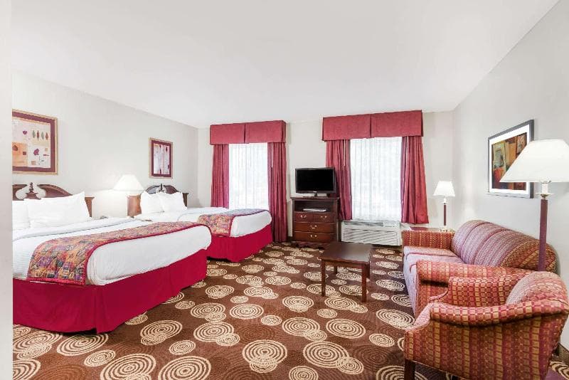 Stay at Hawthorn Suites By Wyndham Akron/Seville