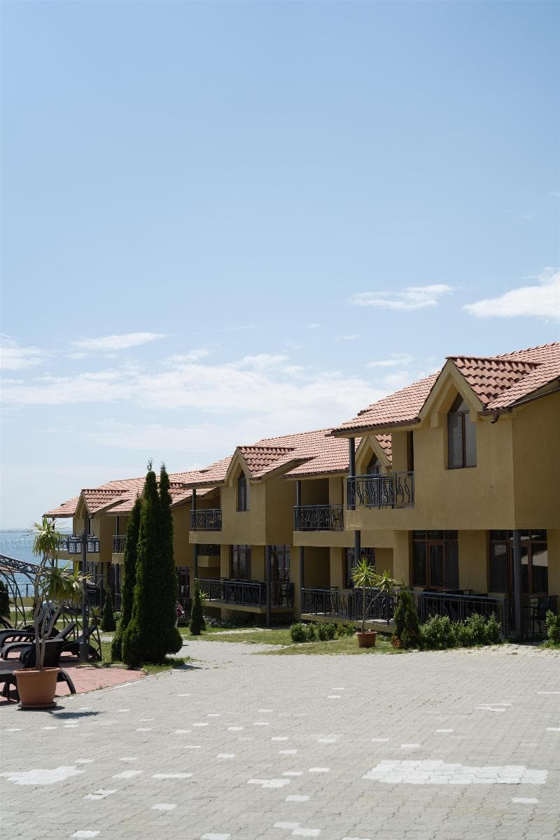 Best Western Bohemian Resort image 1