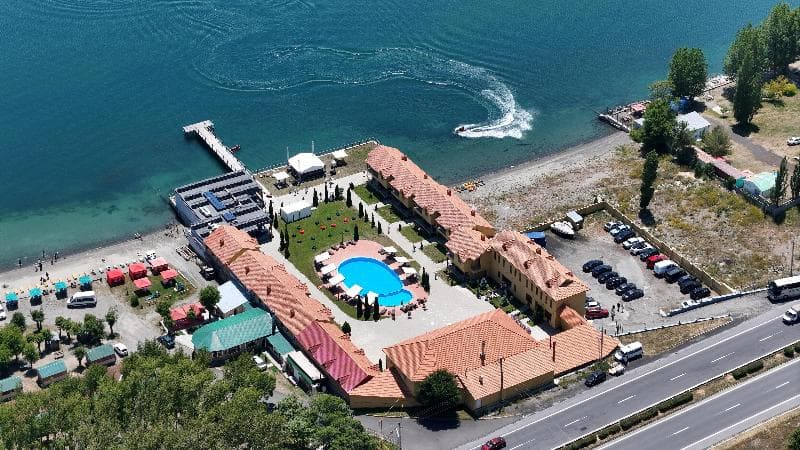 Best Western Bohemian Resort image 2
