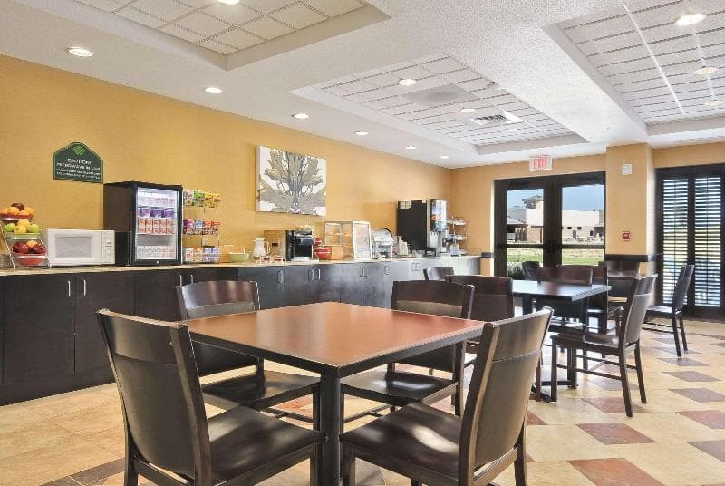 Stay at Comfort Inn & Suites Frisco East - McKinney