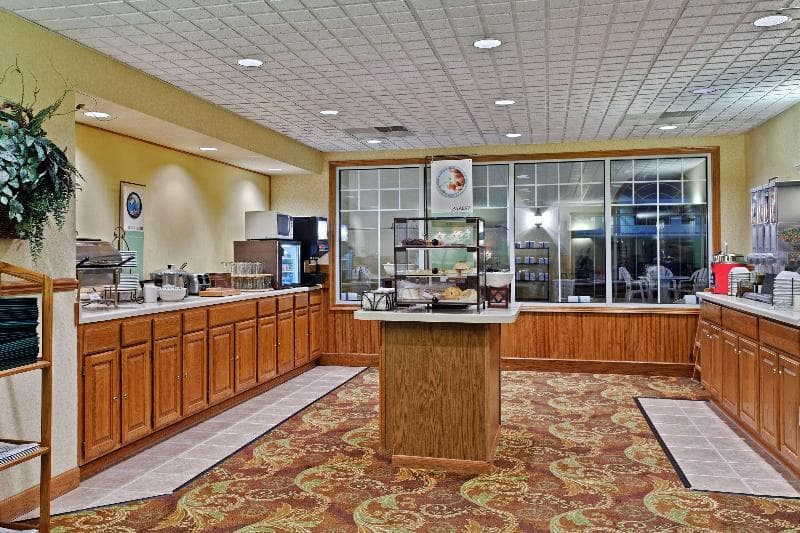Country Inn & Suites Freeport image 1