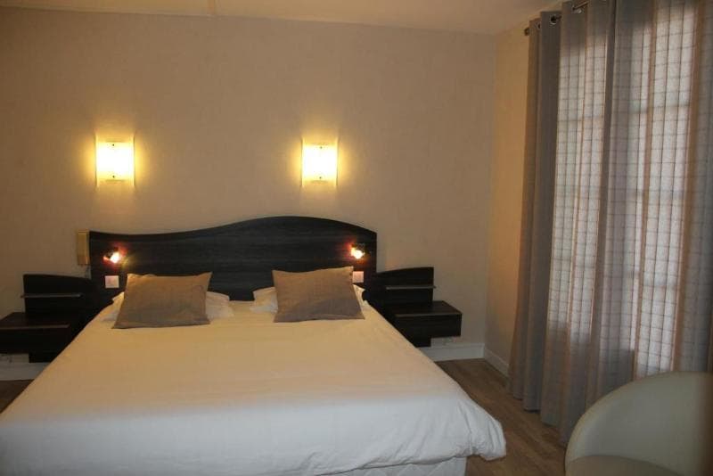 Logis Hotel les Cimes image 2