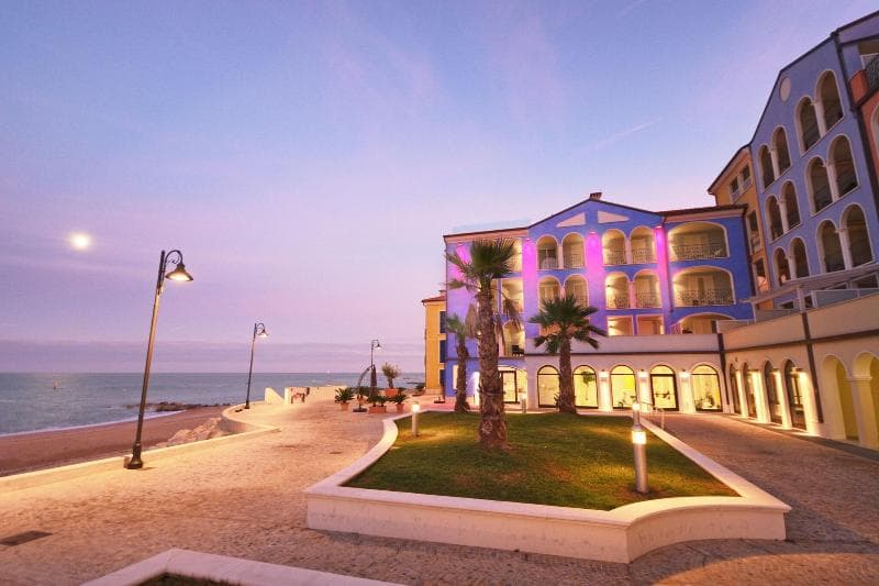 Life Hotel image 2