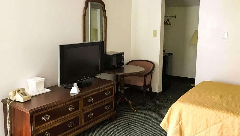 Relax Inn Altoona image 1