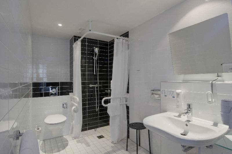 Premier Inn Hamburg City Millerntor image 1