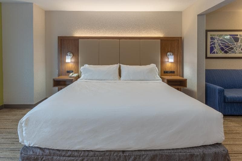 Stay at Holiday Inn Express Indianapolis - Southeast
