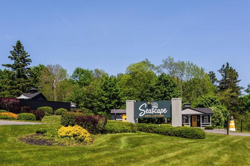 Seascape Motel & Cottages - Main View