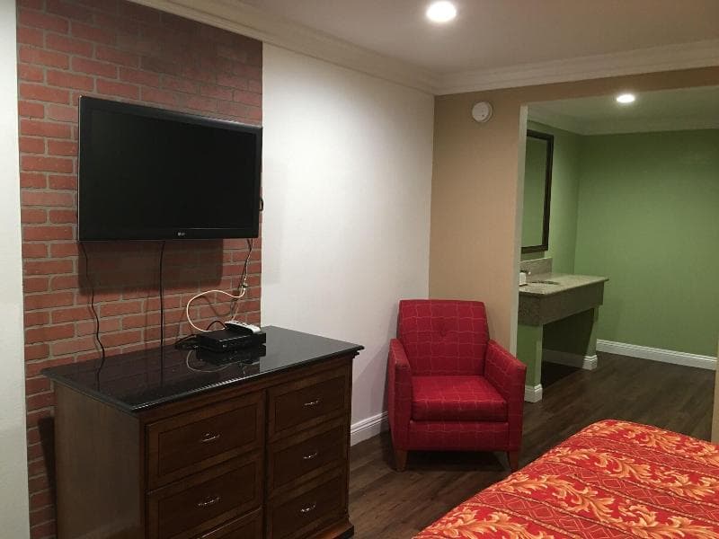 American Inn & Suites LAX Airport image 1