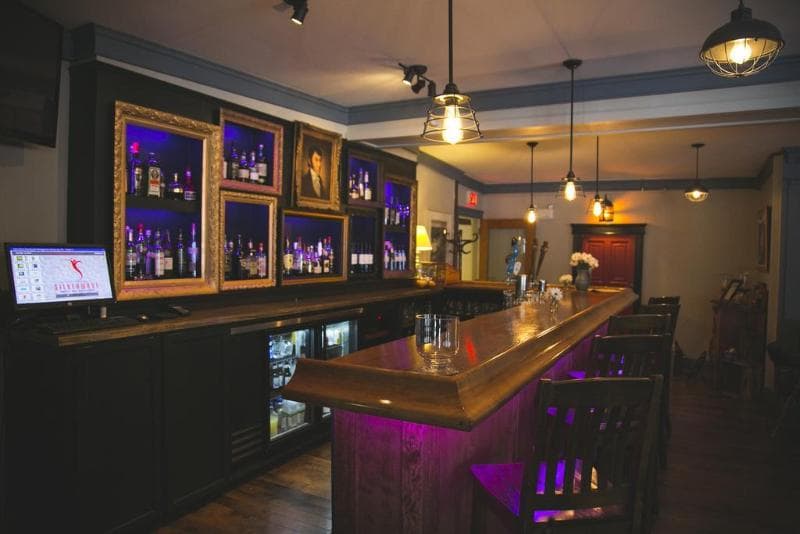 Lane's Privateer Inn - Main View