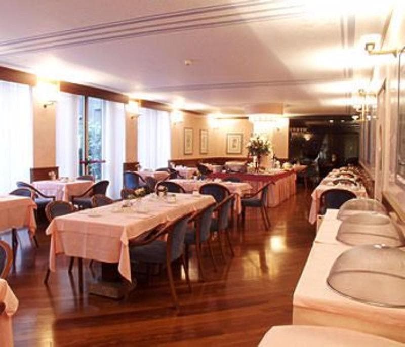 Hotel Crivi's - Main View