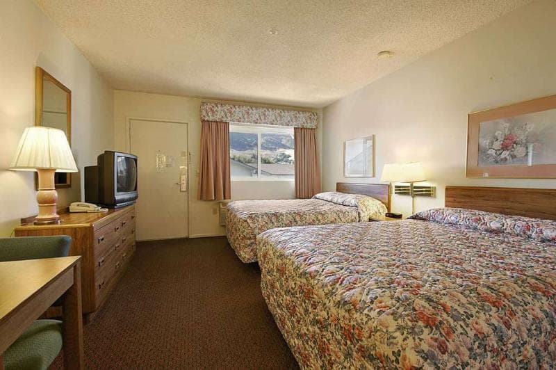 Olive Tree Inn & Suites image 2
