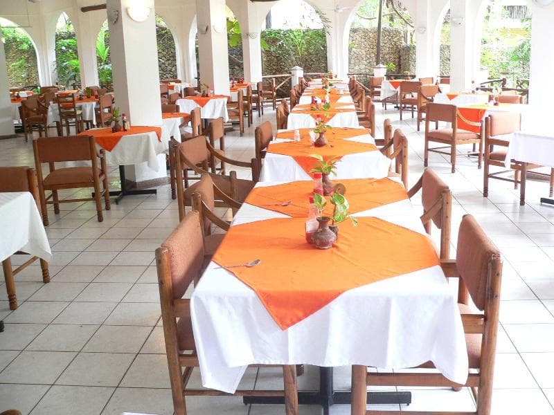 Plaza Beach Hotel image 1