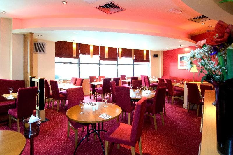 Premier Inn Manchester Portland St image 1