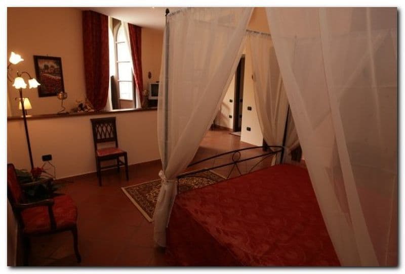Grand Hotel Capodimonte image 2