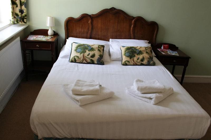 Falcon Hotel image 2