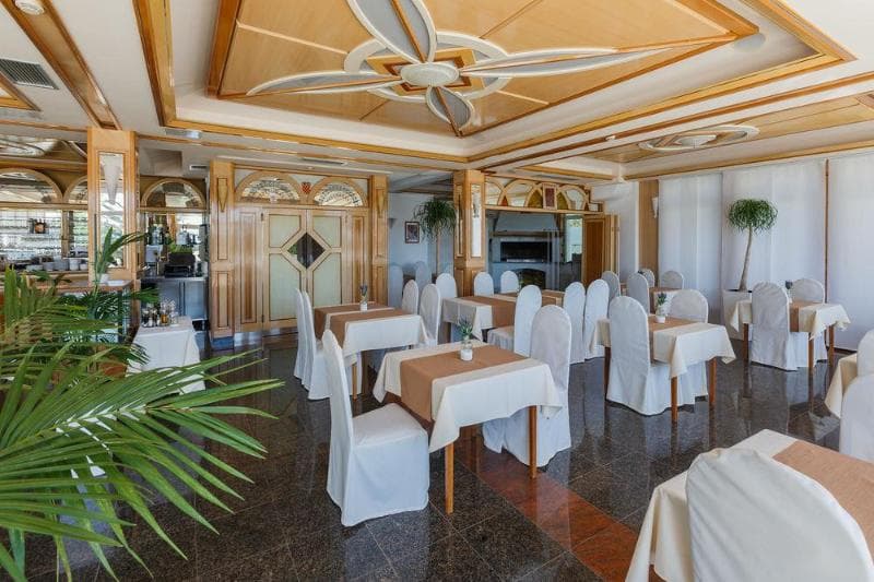Hotel Riva image 1