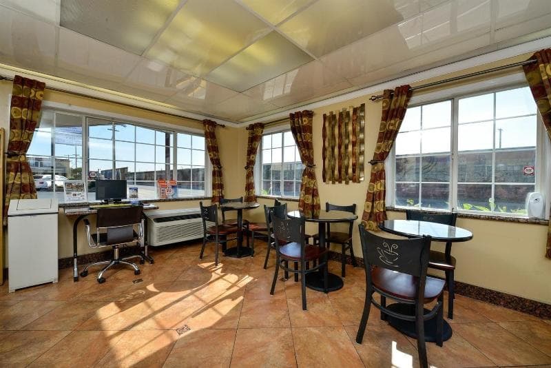 Americas Best Value Inn San Mateo San Francisco image 1