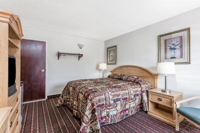 Brentwood Inn & Suites image 1
