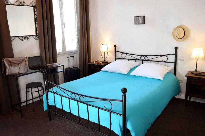 Nouvel Hotel image 2