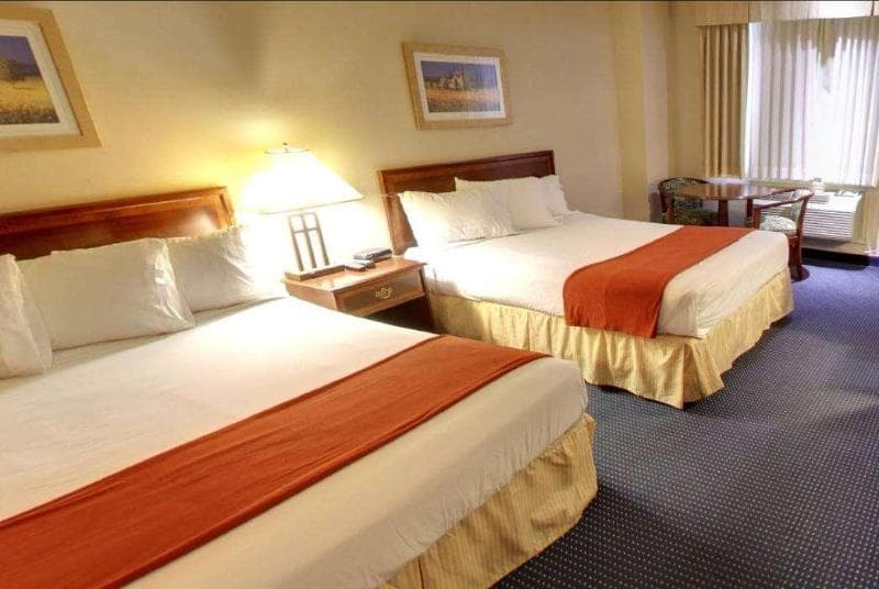 Travelodge By Wyndham Trenton image 2