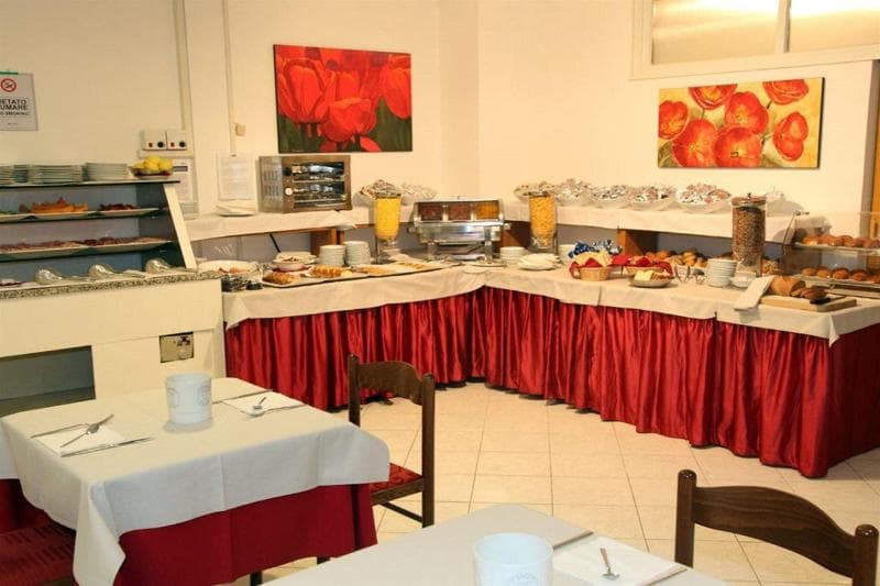 Hotel Regina image 2