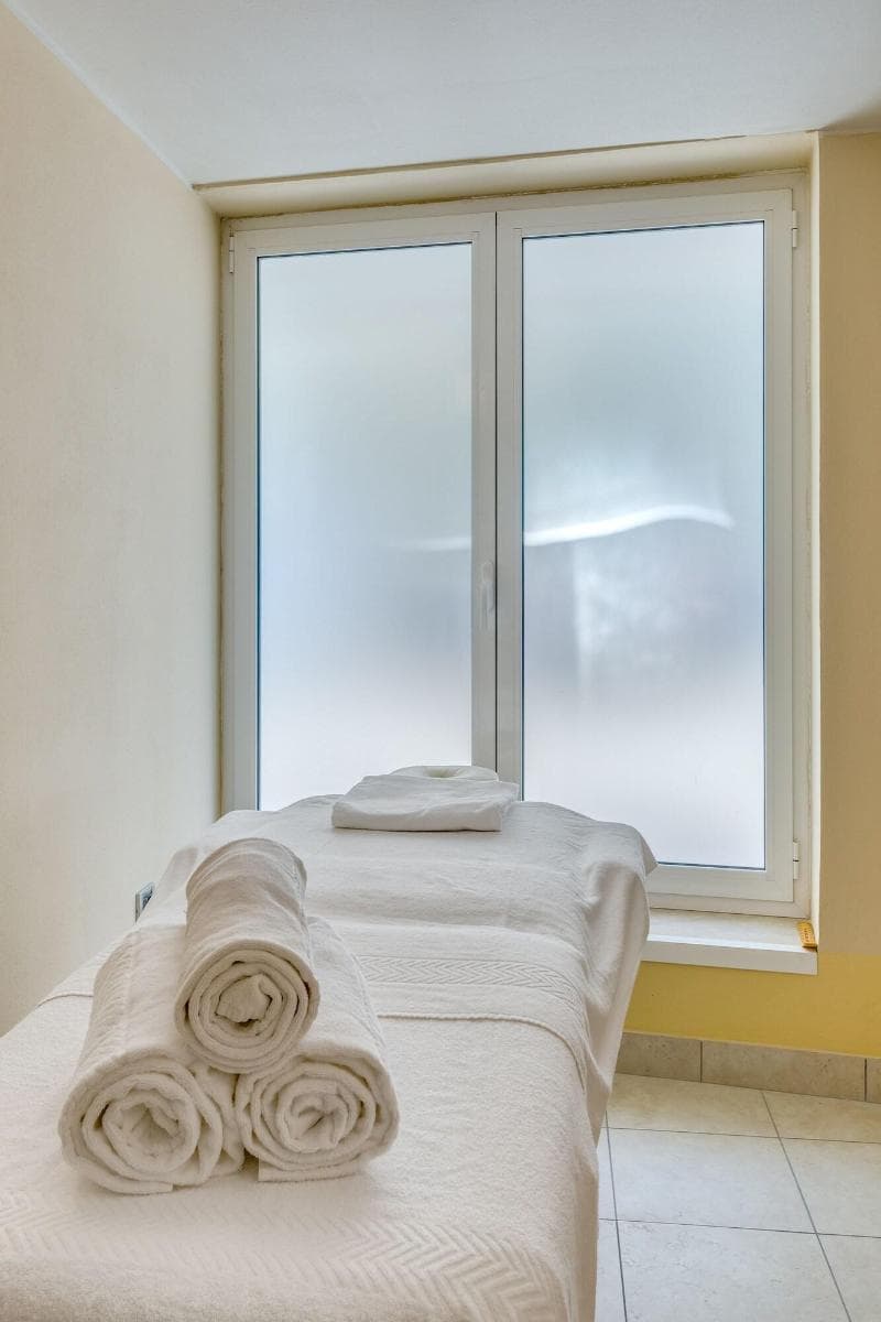 Hotel Ambassador image 1