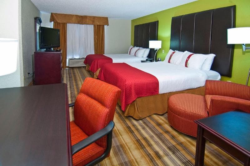 Stay at Holiday Inn Vicksburg