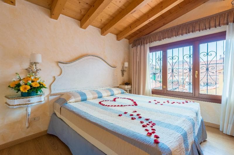 Stay at Mercurio