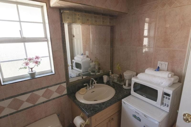 Ocean Breeze Executive Bed And Breakfast image 2