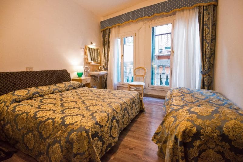 Hotel Casa Peron - Main View