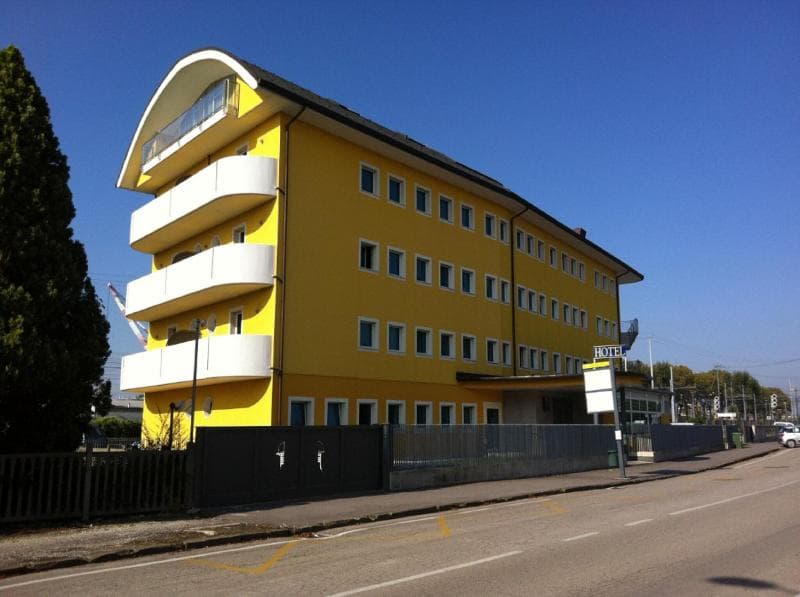 Hotel Alverì - Main View