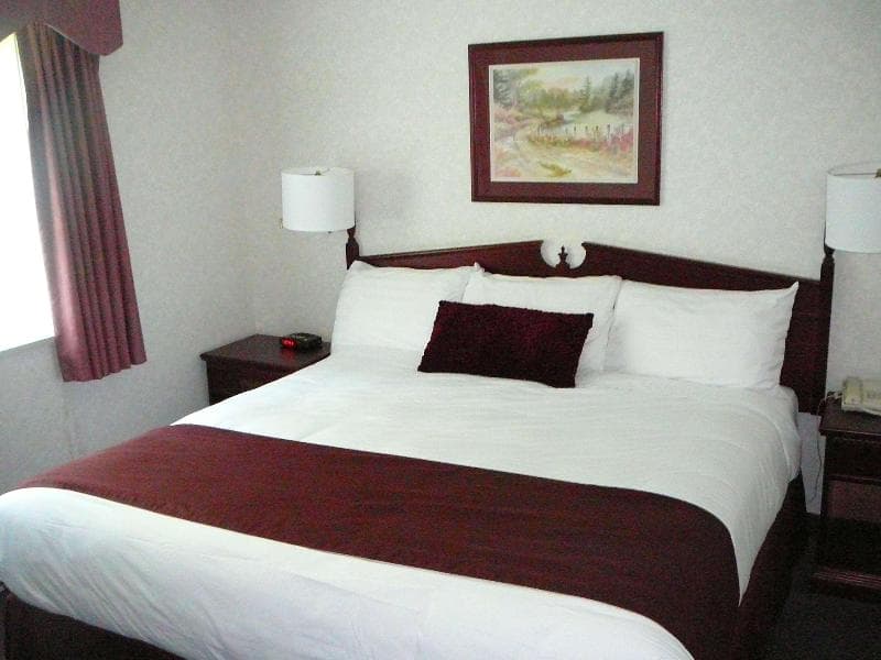 Coast Abbotsford Hotel & Suites image 2
