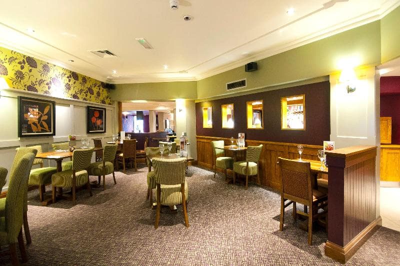 Premier Inn Glasgow Airport image 2