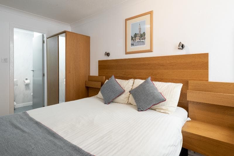 OYO Charing Cross Hotel image 2