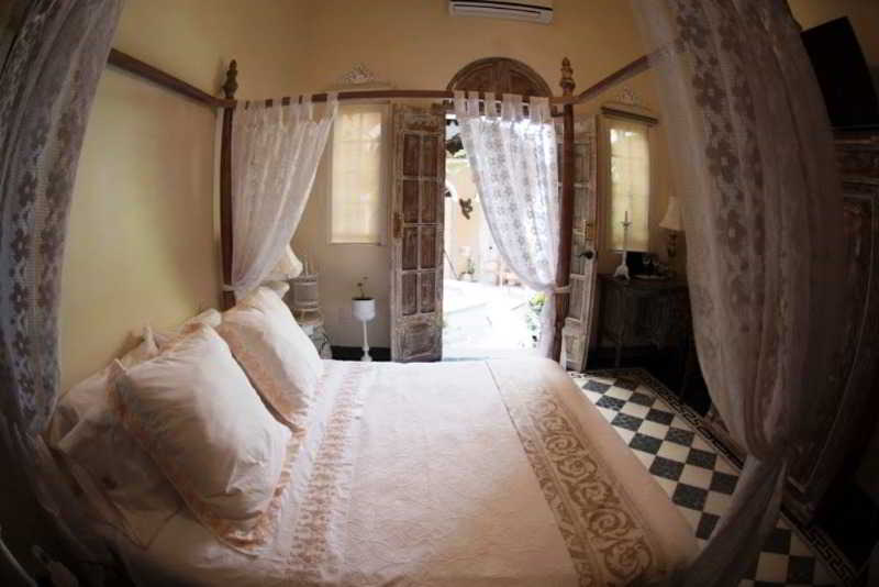 Casa Pedro Loza Petit Hotel image 2