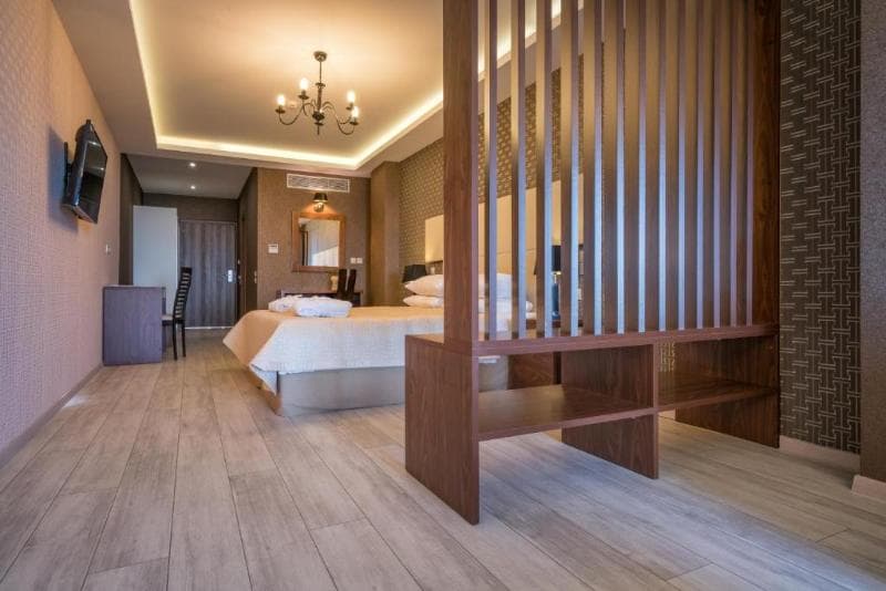 Elegance  Luxury Executive Suites image 2