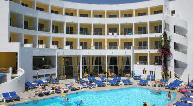 Kris Mari Hotel image 1