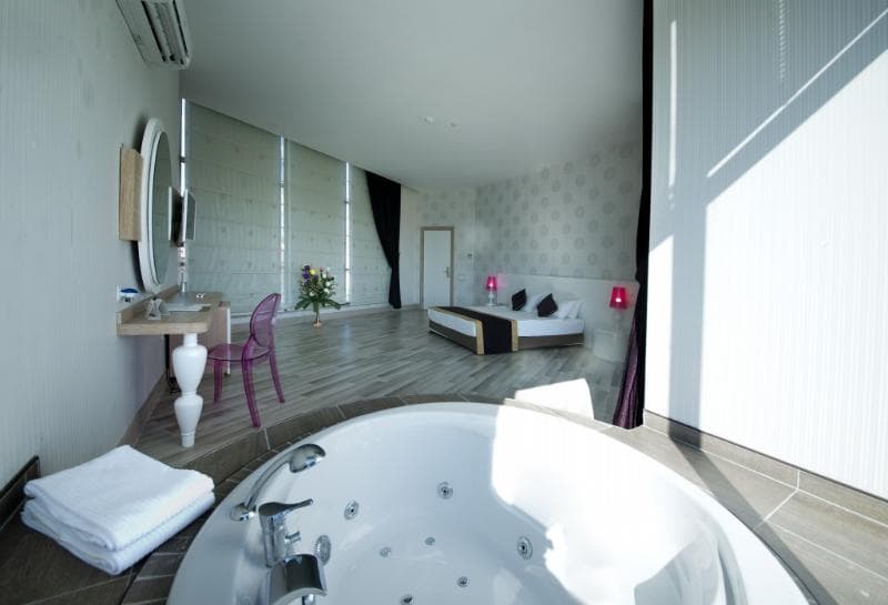 Raymar Hotel image 2