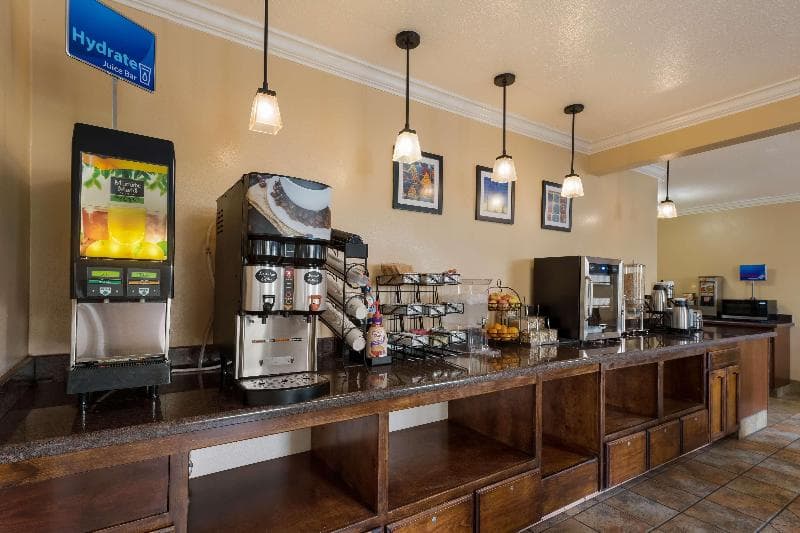 Best Western Salinas Valley Inn & Suites image 2