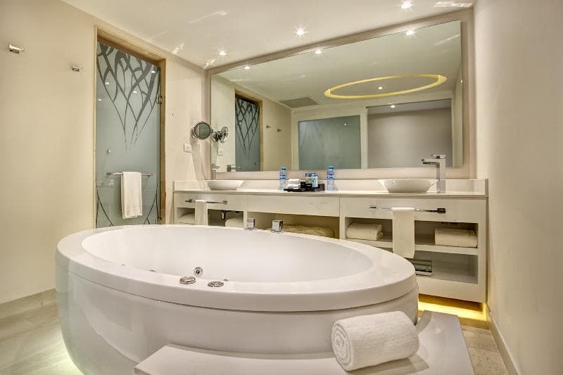 Royalton Hideaway Riviera Cancun - Newly Renovated image 1