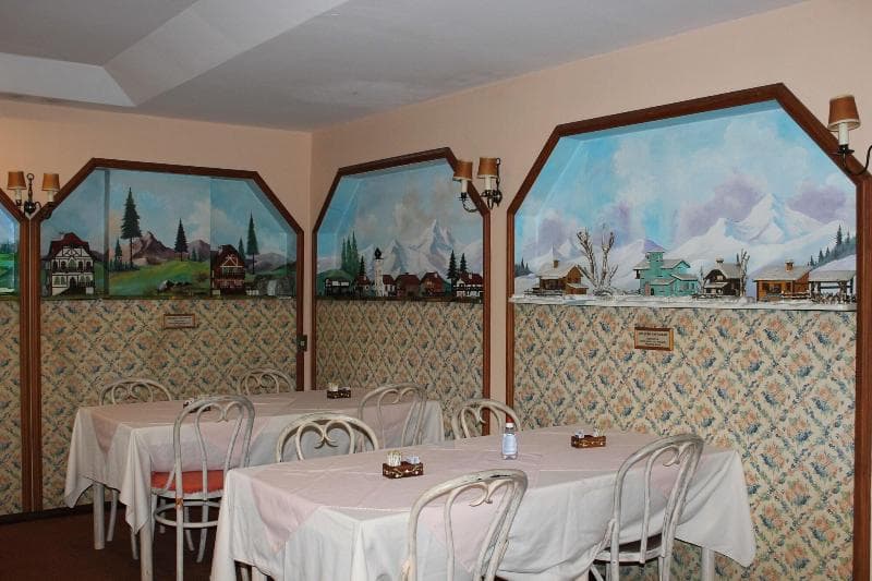 Chateau Hotel image 1